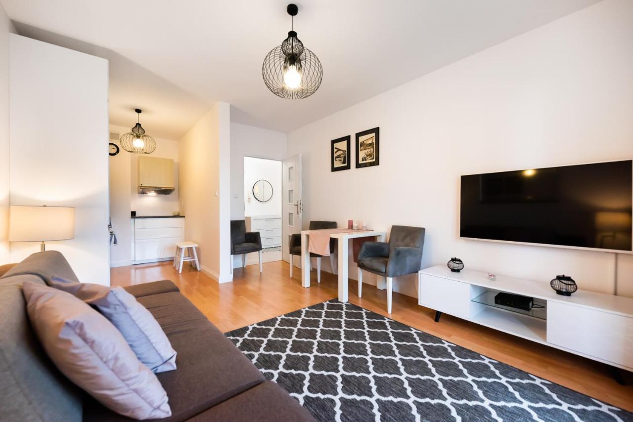 Metro Kondratowicza Velvet Apartment Varsovie Extérieur photo