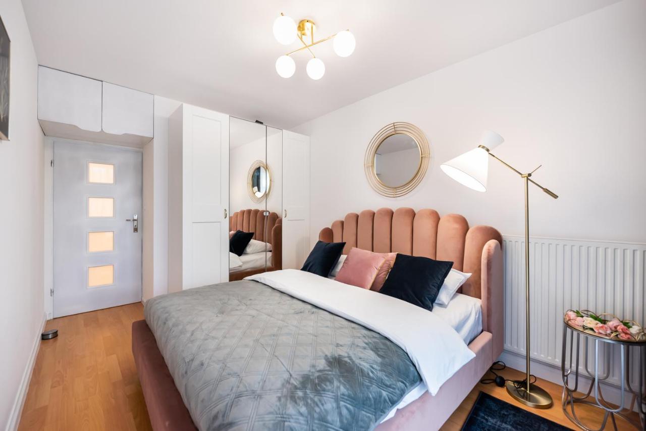 Metro Kondratowicza Velvet Apartment Varsovie Extérieur photo