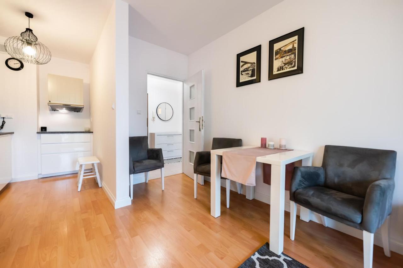 Metro Kondratowicza Velvet Apartment Varsovie Extérieur photo